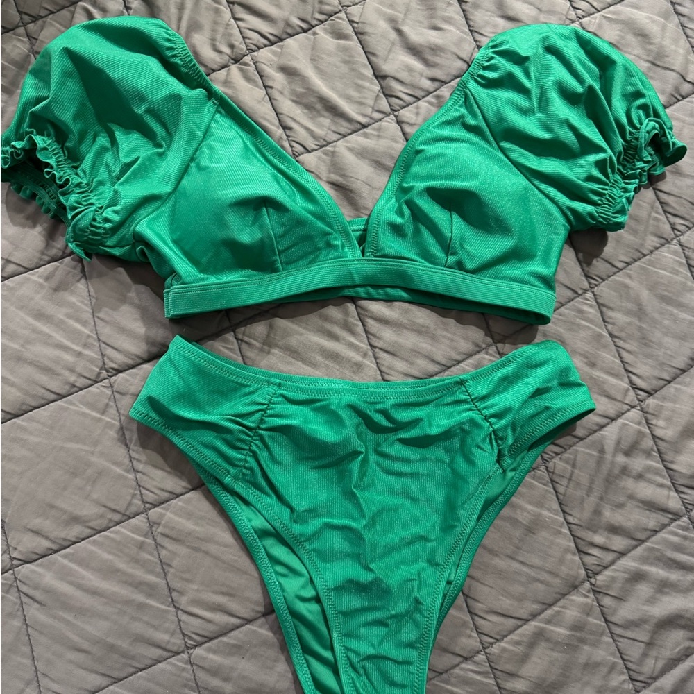 NWOT Green Bikini Set with Puff Sleeves